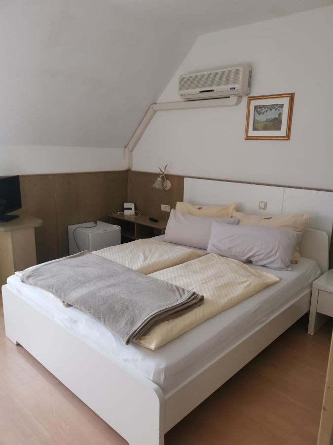 Pension Arkadenhof Loipersdorf bei Fuerstenfeld Luaran gambar