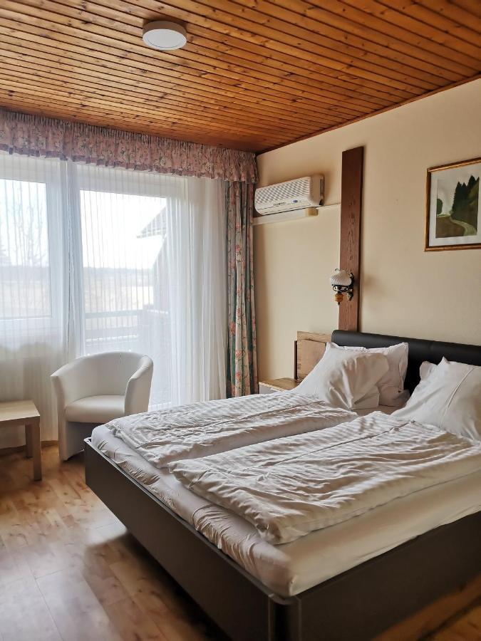 Pension Arkadenhof Loipersdorf bei Fuerstenfeld Luaran gambar